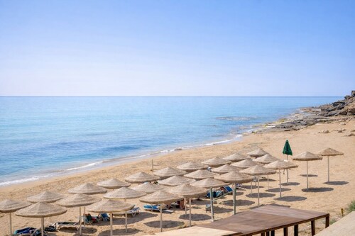 Geranium | 2 bedroom, 2 bath, penthouse near the sea