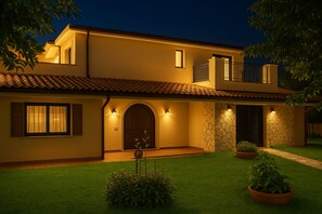 Exterior - Luxury 2BR Top Floor Apartment with Pool 70m from Beach (Anastasi III)