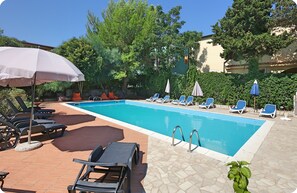 Pool - Apartments in private villa with pool and less than 100 away from the beach  (Anastasi III)