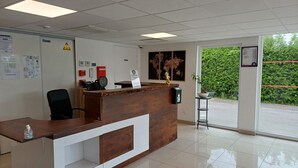 Unclassified image, 3 of 11, button - CRYSTAL HOTEL (Claye-Souilly)