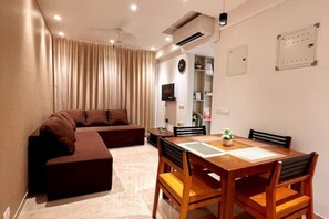 Dining - 1 BHK in Hiranandani Powai

 (Mumbai)