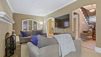 TV, books, stereo, offices