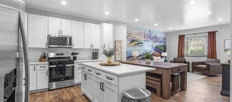 NEW Gorgeous 4bd near universities Hot tub + Games