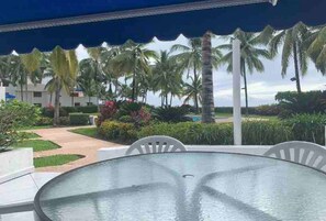 Outdoor dining - Casa Blanca Same Atacames Ecuador Beach Front (Quito)