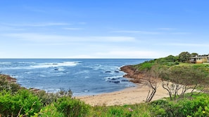 On the beach - Fishie - 8a Pacific Street Fisherman Bay (Fishermans Bay)