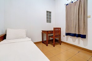 Free WiFi, bed sheets