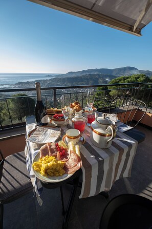 Habitación doble Confort | Terraza o patio