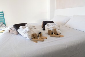 Kamar Double Comfort | Seprai premium, selimut bulu angsa, dan bantalan ekstra lembut