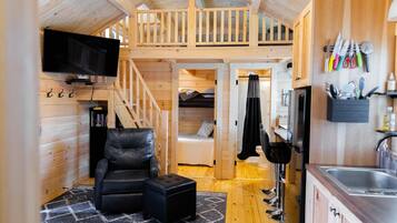 3 bedrooms, iron/ironing board, travel cot, WiFi