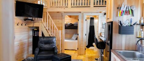 3 habitaciones, tabla de planchar con plancha, cuna de viaje y wifi