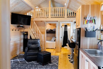 2 Cabins, Private, Stargazing +ATV Trail Access