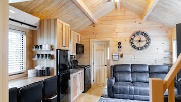 Een smart-tv en een dvd-speler