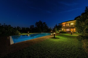 Seasonal outdoor pool - Villa dei Salici con piscina by Wonderful Italy (Soiano del Lago)