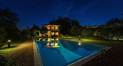 Villa dei Salici con Piscina by Wonderful Italy