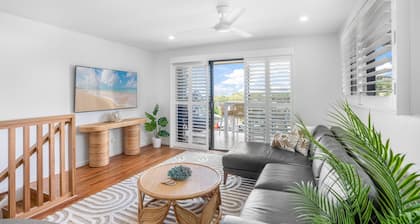 1/46 Manooka Drive - Rainbow Beach. Aircon. Ocean Views.