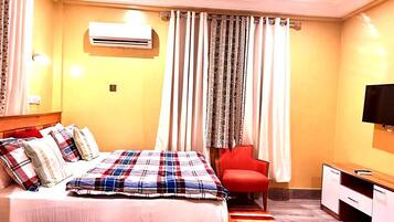 2 habitaciones, tabla de planchar con plancha, wifi y ropa de cama