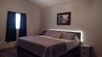 1 bedroom, in-room safe, free WiFi, bed sheets