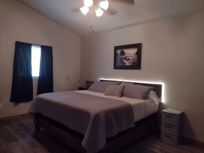 1 Schlafzimmer, Zimmersafe, kostenloses WLAN, Bettwäsche