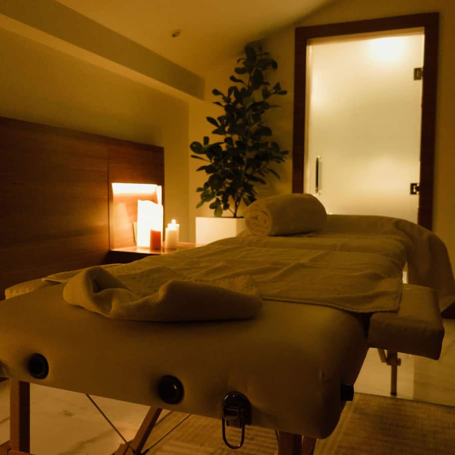 Couples treatment rooms, body treatments, aromatherapy