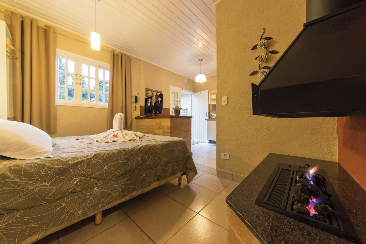 Basic Studio | 3 bedrooms, free WiFi, bed sheets