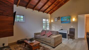 Superior Chalet | Living area | 35-inch LED TV with digital channels, toys, books
