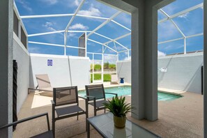 Apartment | 5 bedrooms - 1180 CD - Magical 5BR Townhome With Pool (Davenport)