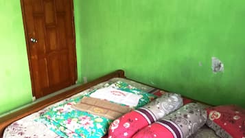 Laptop workspace, free WiFi, bed sheets