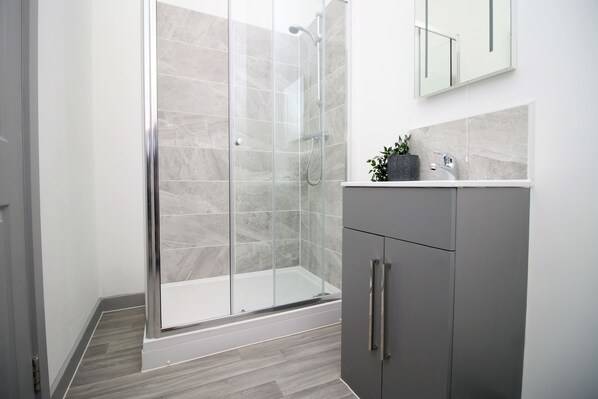 Departamento urbano | Baño | Amenidades de baño gratuitas, secadora de cabello, toallas