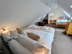 家庭房 | 熨斗/熨衣板、免费 WiFi、床单