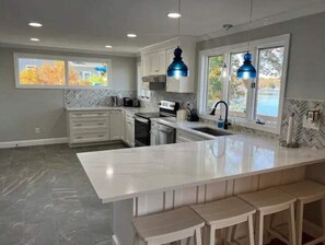 Fridge, oven, stovetop