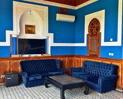 高级套房 | 起居区 | 平板电视、打印机