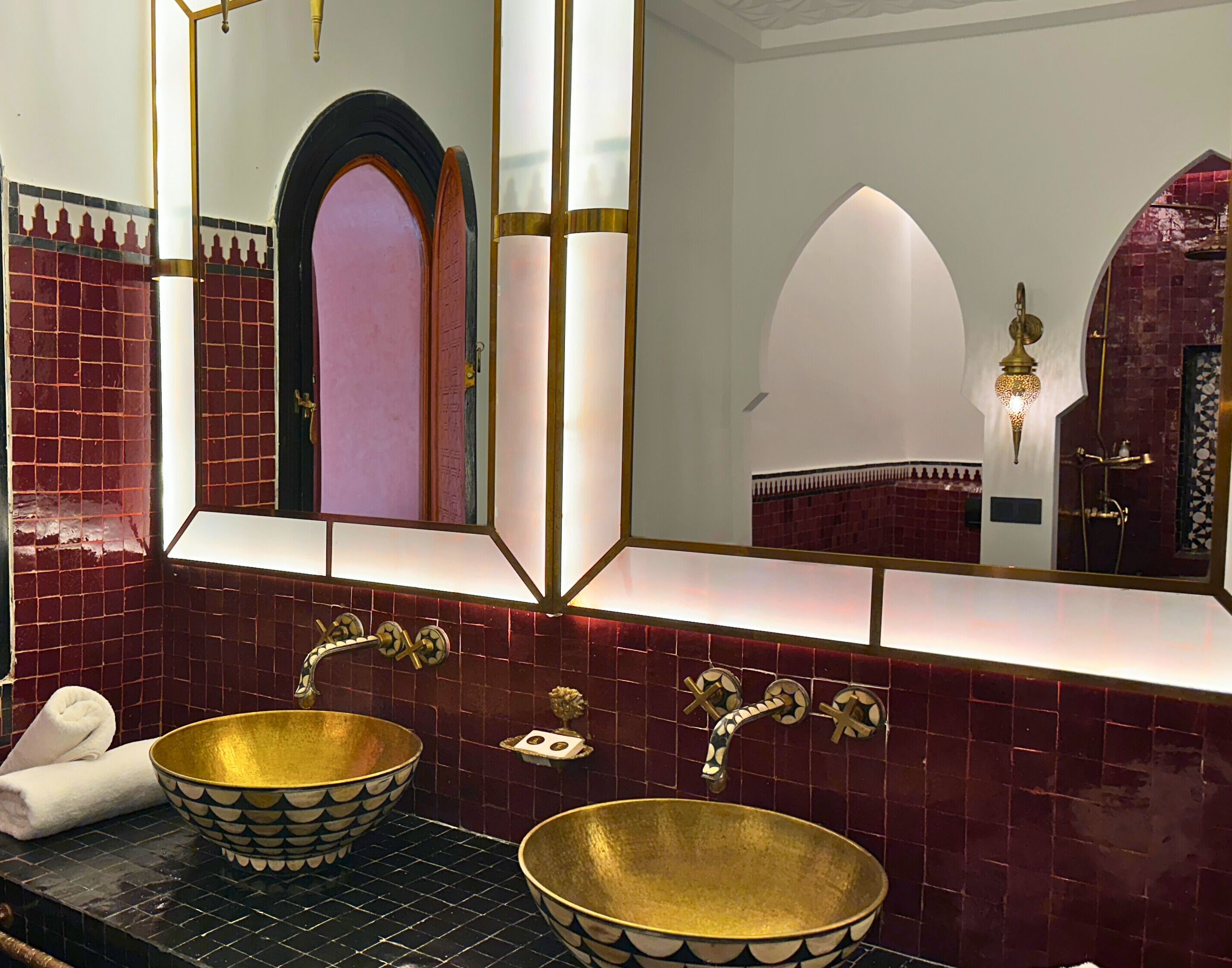 Superior Suite | Bathroom | Free toiletries, hair dryer, bathrobes, slippers