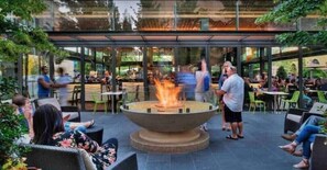 Outdoor dining - Meridian home close to Boise river & the Greenbelt

 (Meridian)