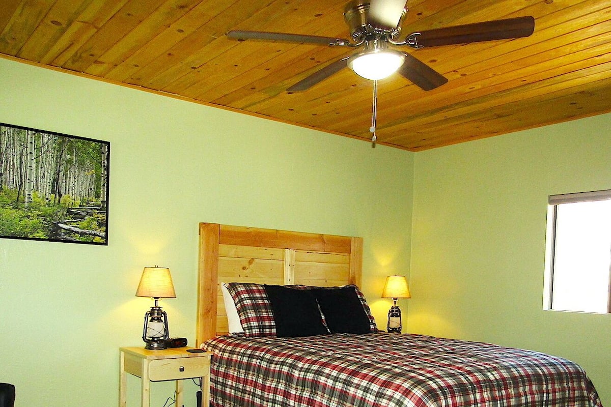 B12 The Aspen | 1 bedroom, individually furnished, free WiFi