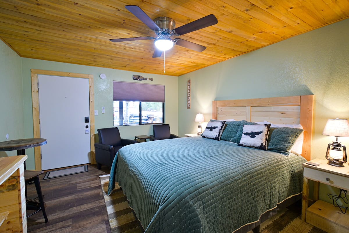 A5 The Eagle | 1 bedroom, individually furnished, free WiFi