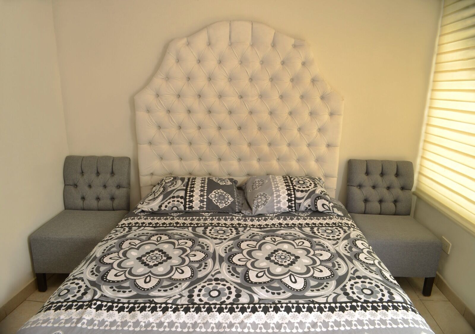 Basic House | Iron/ironing board, bed sheets