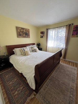 4 slaapkamers, een strijkplank/strijkijzer, wifi, beddengoed