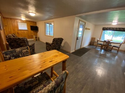 Cabin 1 with Queen size bdroom and twin beds bdroom