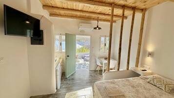 House | 1 bedroom, iron/ironing board, free WiFi, bed sheets