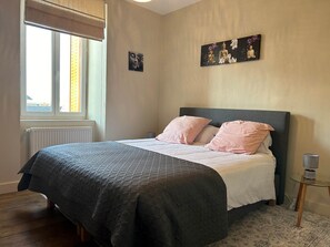 1 bedroom, free WiFi, bed sheets - The winged angels (MARCILLAC LA CROISILLE)