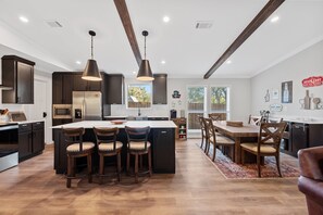 Fridge, microwave, oven, stovetop - Arlo Next to Charming and Cozy Hill-Country Haven  (Austin)