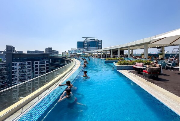 Pool - Goldbest-Seven Palm Living 1bdr (Dubai)