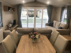 Cabin | Dining
