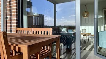 Condo | Hiên