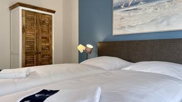 Condo | 1 bedroom, individually decorated, individually furnished, free WiFi