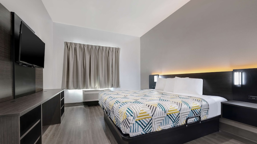 Motel 6 Dallas, TX - Methodist Charlton Medical Ctr.