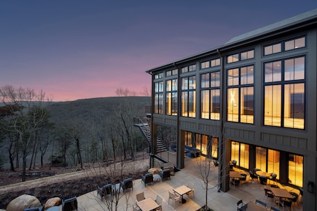 Exterior. Cloudland at McLemore Resort Lookout Mountain, Curio by Hilton