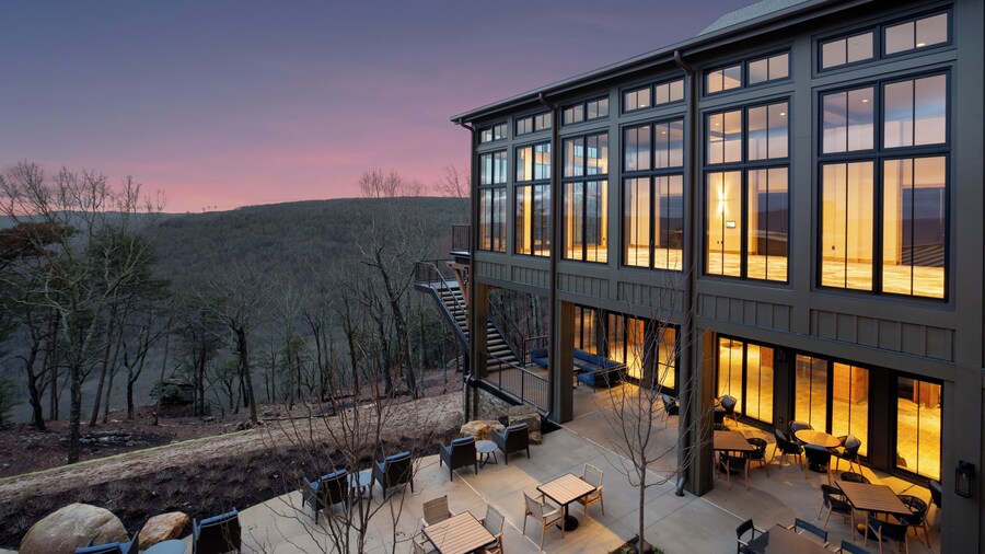 Cloudland at McLemore Resort Lookout Mountain, Curio by Hilton
