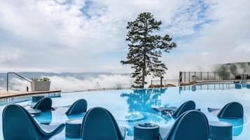 Outdoor pool, pool loungers
