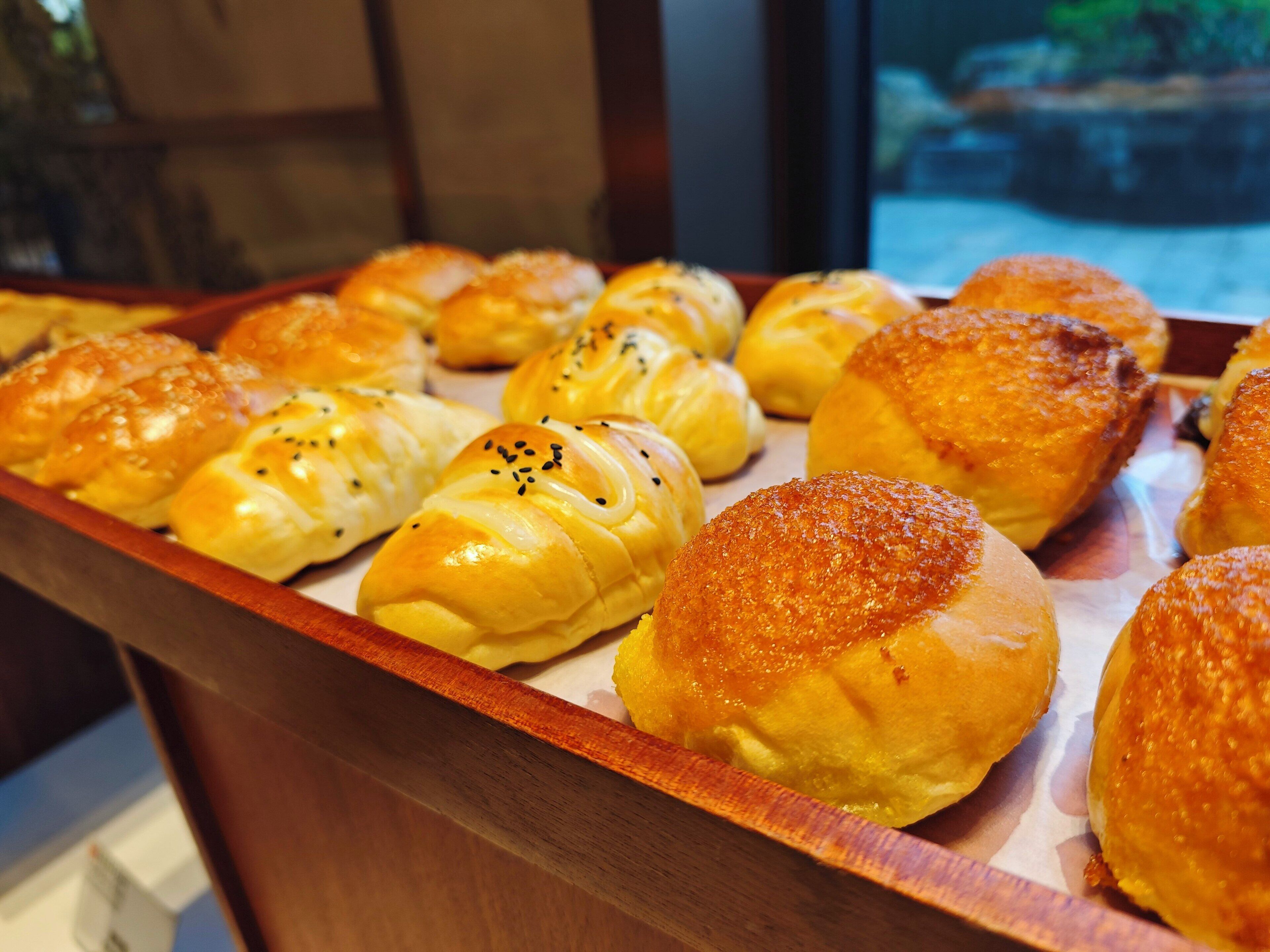 Daily buffet breakfast (CNY 80 per person)